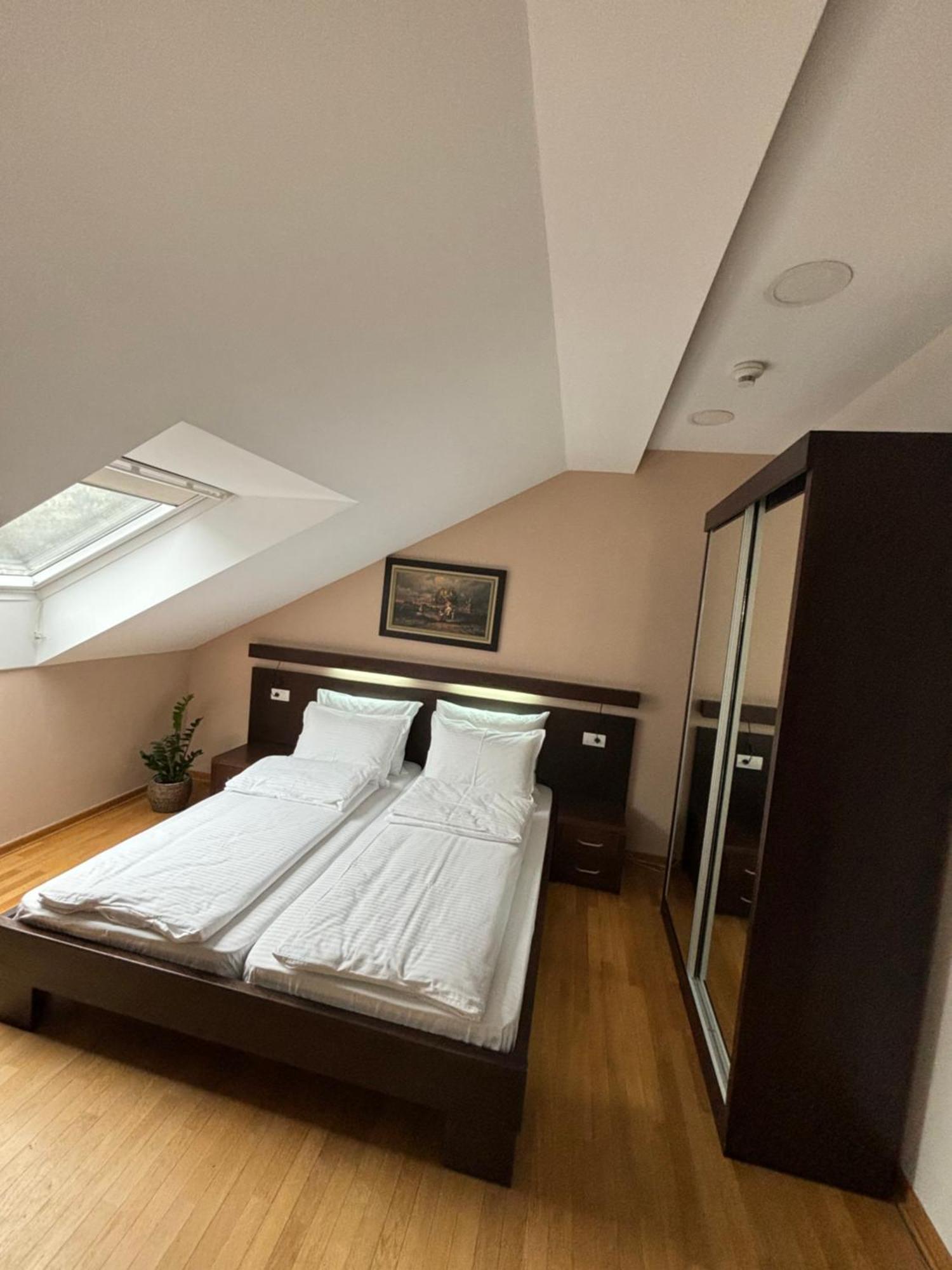 Bed and Breakfast Atrium Сремска-Митровица Экстерьер фото