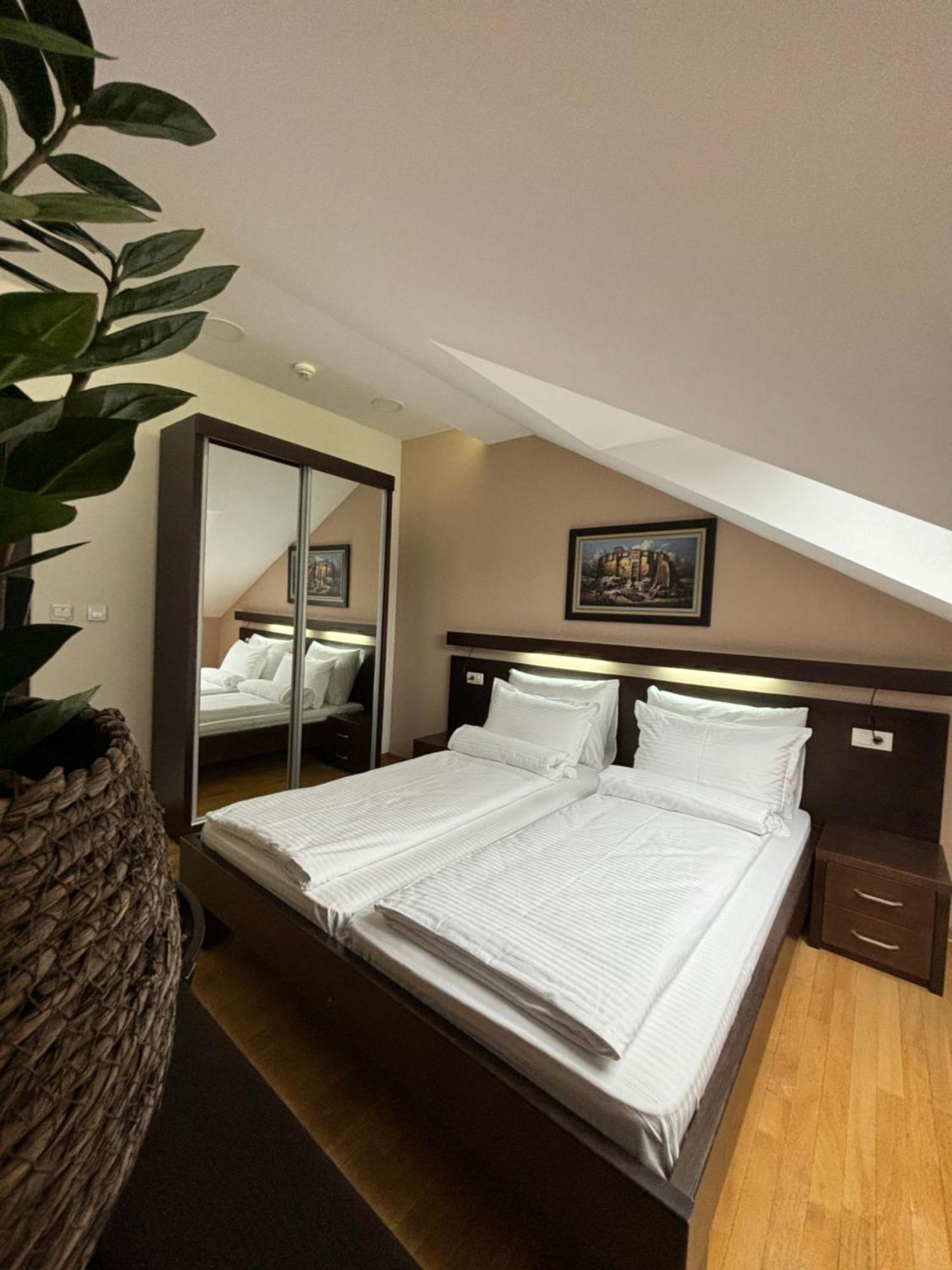 Bed and Breakfast Atrium Сремска-Митровица Экстерьер фото